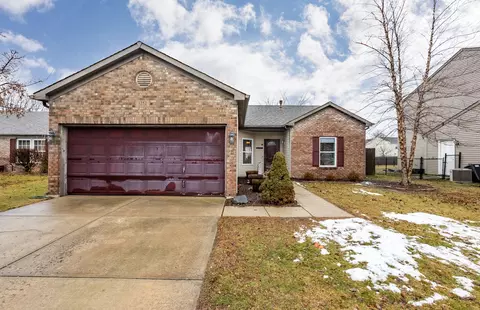 1252 Clove Ct, Greenfield, IN 46140