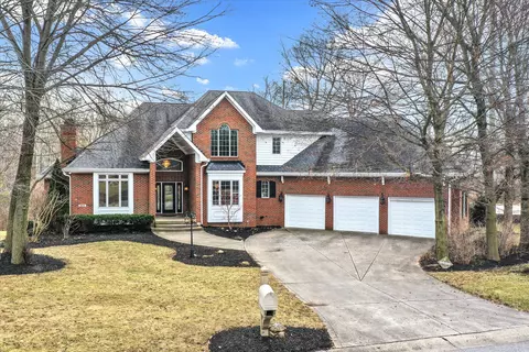 8203 Traders Hollow Ln, Indianapolis, IN 46278