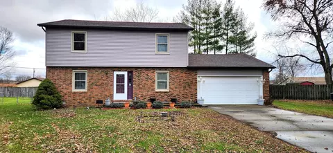 9688 Peach Ct, Columbus, IN 47203