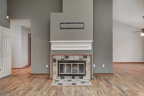 8669 Champions Dr, Indianapolis, IN 46256 photo 3