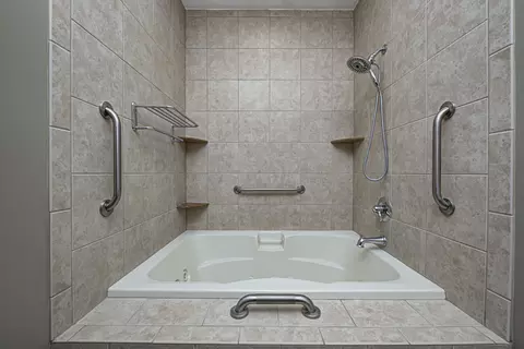 8669 Champions Dr, Indianapolis, IN 46256 photo 12