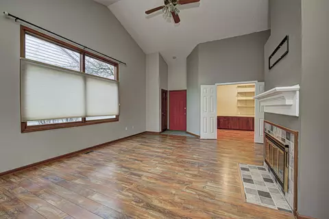 8669 Champions Dr, Indianapolis, IN 46256 photo 2