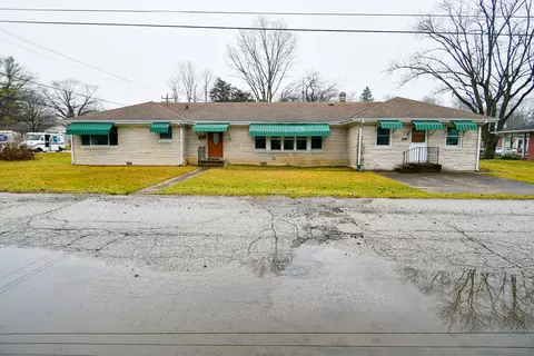 75 High St, Danville, IN 46122