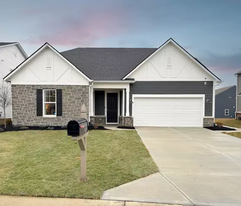 5059 Maddox Ln, Whitestown, IN 46075