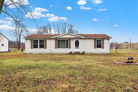 4963 E Sylvania Rd, Bloomfield, IN 47424