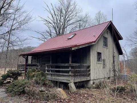 7028 Georgetown Rd, Nashville, IN 47448