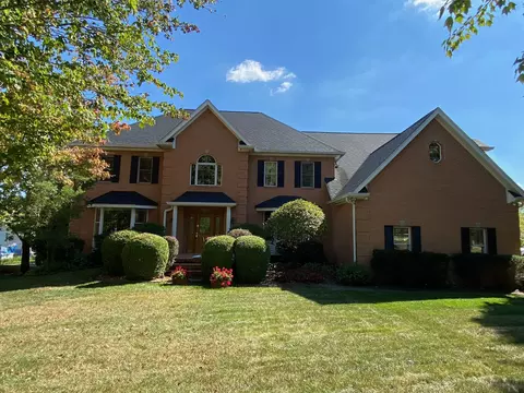 6019 Turtle Bay Pkwy, Columbus, IN 47201