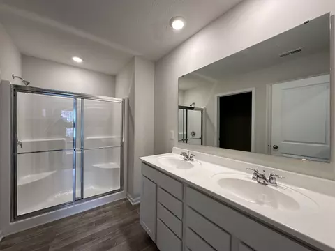 Bath - 2904 W Tapestry Dr, Monrovia, IN 46157 photo 2 of 2