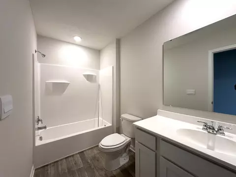 Bath - 2904 W Tapestry Dr, Monrovia, IN 46157 photo 1 of 2