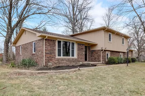 1026 S Shady Creek Dr, Greenfield, IN 46140