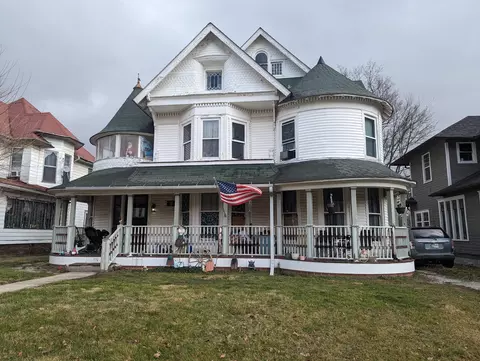 351 S Jackson St, Frankfort, IN 46041