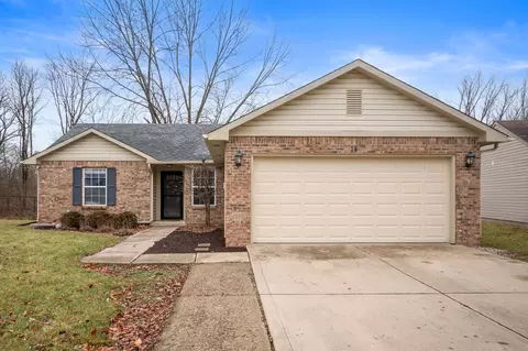 14 Village Pkwy, Pendleton, IN 46064