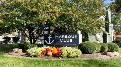 7242 Harbour, Indianapolis, IN 46240
