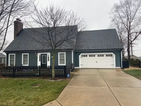 9230 Briar Dr, Lapel, IN 46051