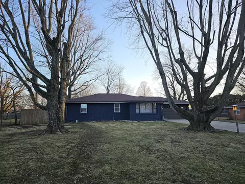 713 Essex Dr, Anderson, IN 46013