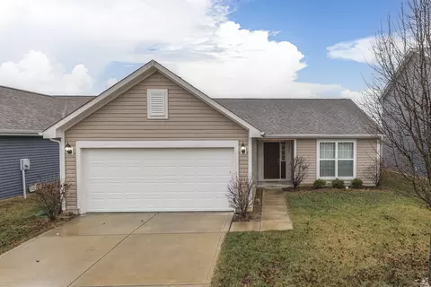 923 Fieldstone Dr, Franklin, IN 46131