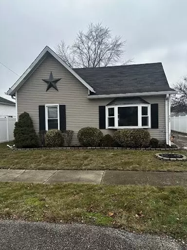 582 Forest Ave, Greenwood, IN 46143