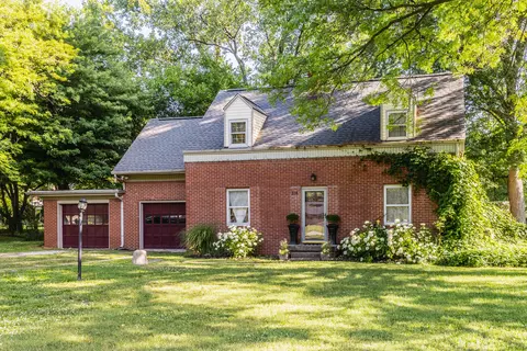318 E Waterbury Rd, Indianapolis, IN 46227