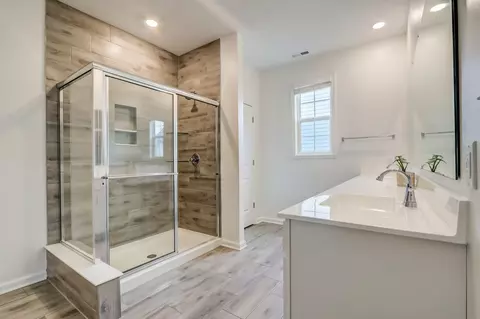 Bath - 435 Pekin Way, Pendleton, IN 46064 photo 1 of 8
