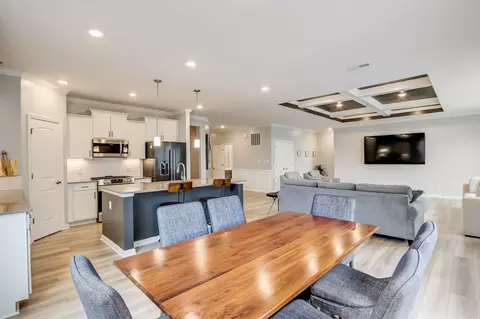 Dining - 435 Pekin Way, Pendleton, IN 46064 photo 1 of 1