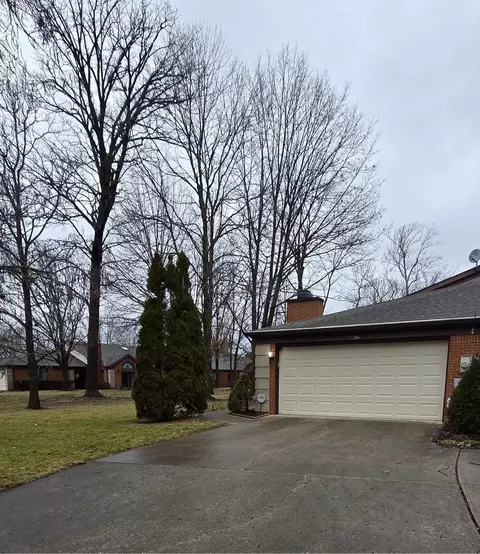 2206 Oak Run Pl, Indianapolis, IN 46260