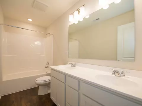 Bath - 2357 Pine Valley Dr, Plainfield, IN 46168 photo 5 of 5
