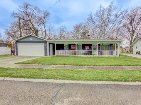 925 Delman Dr, Shelbyville, IN 46176