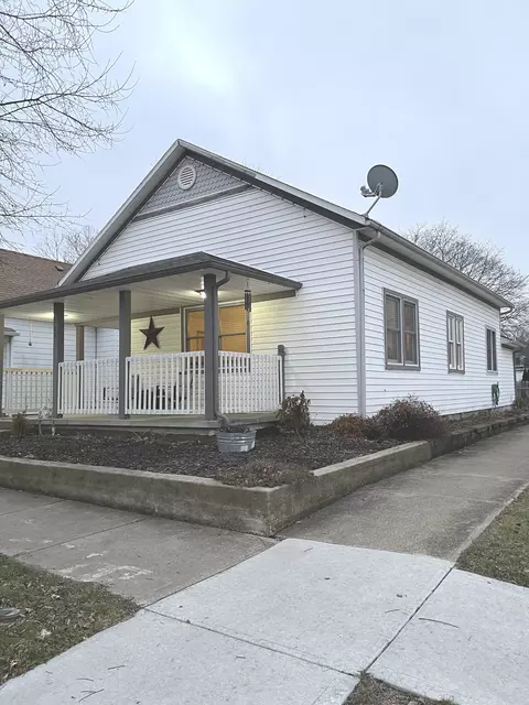 22 N Broadway St, Greenfield, IN 46140