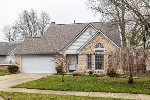 11507 Woodview East Dr, Carmel, IN 46032