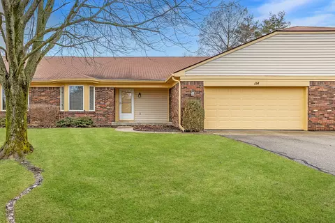 114 Dominion Dr, Zionsville, IN 46077