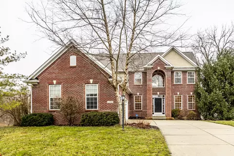 11042 Sunny Bluff Dr, Indianapolis, IN 46236