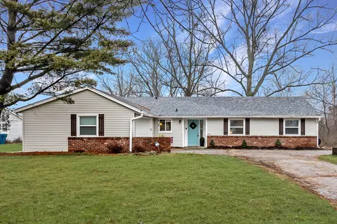7011 Grandview Dr, Indianapolis, IN 46260