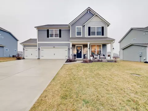 5692 Grosbeak Dr, Greenwood, IN 46143