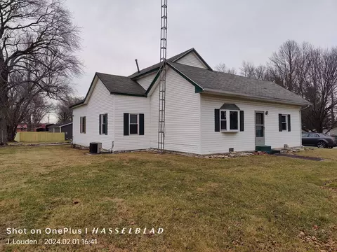 608 E Schott St, Westport, IN 47283