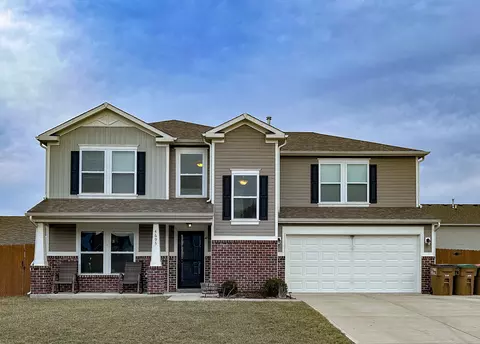 4695 Westchester Dr, Columbus, IN 47203