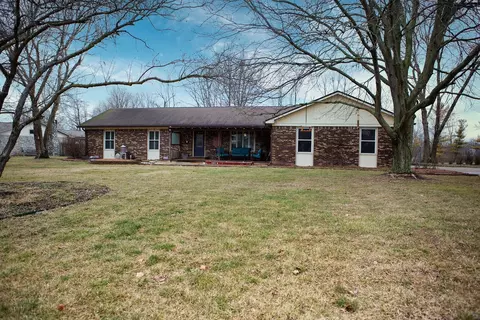 2530 S Sunrise Dr, New Palestine, IN 46163
