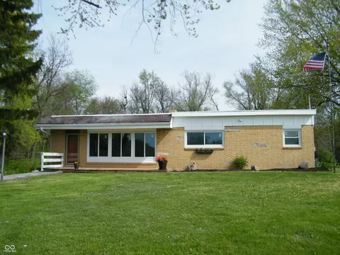 924 E School St, Anderson, IN 46012