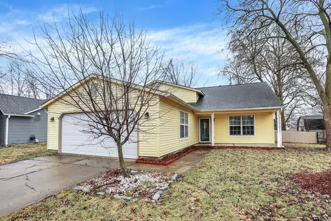 113 Suncrest Dr, Greenwood, IN 46143