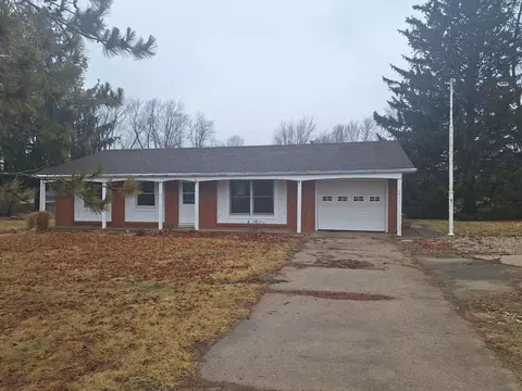 1104 E Royerton Rd, Muncie, IN 47303