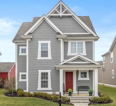 10867 Mossy Rock Dr, Fishers, IN 46038