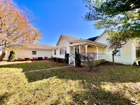 5536 N Rushville Rd, Carthage, IN 46115