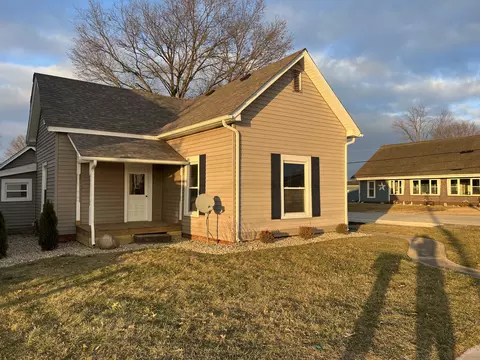 572 E Central St, Rosedale, IN 47874