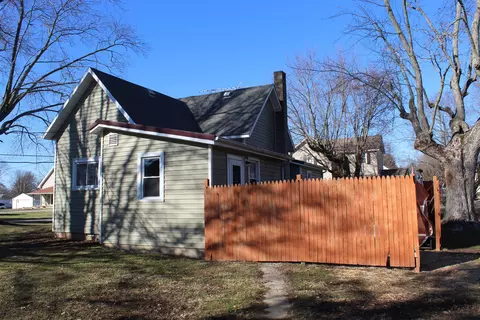 Exterior - 203 E Central Ave, Spiceland, IN 47385 photo 5 of 6