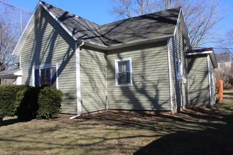 Exterior - 203 E Central Ave, Spiceland, IN 47385 photo 2 of 6