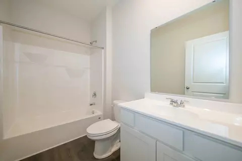 Bath - 613 Blarney Dr, Pendleton, IN 46064 photo 1 of 3