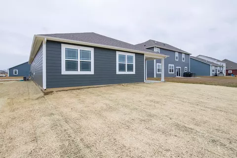 Exterior - 613 Blarney Dr, Pendleton, IN 46064 photo 5 of 11
