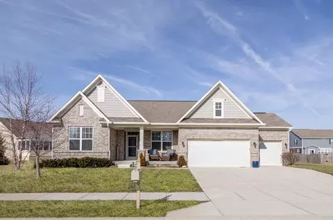 5614 W Turnbuckle Pl, Mccordsville, IN 46055