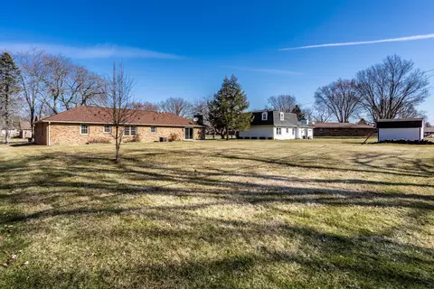 Exterior - 3917 Eastern Dr, Anderson, IN 46012 photo 9 of 13