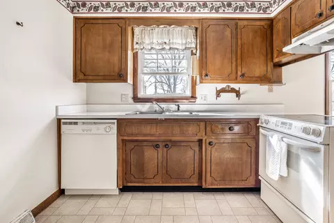Kitchen - 3917 Eastern Dr, Anderson, IN 46012 photo 4 of 5