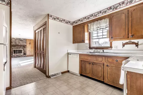 Kitchen - 3917 Eastern Dr, Anderson, IN 46012 photo 5 of 5